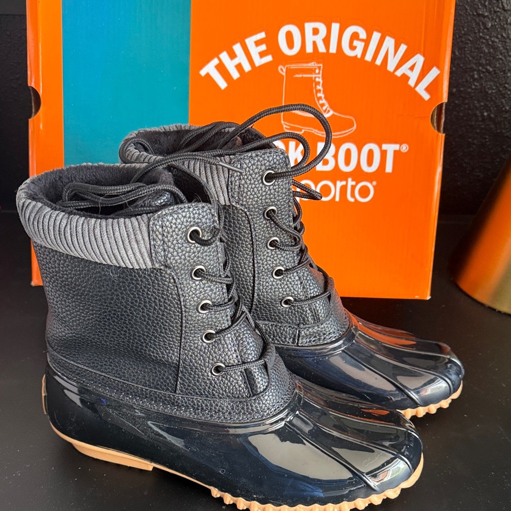 Sporto  Women’s Black and Tan Lace-Up Duck Boots